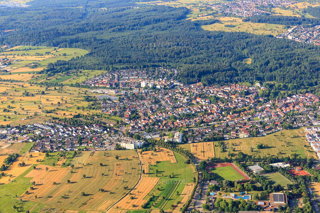 Luftbild: Ortsansicht aus Norden im Ortsteil Busenbach in Waldbronn im Bundesland Baden-Württemberg in Deutschland. Foto: IMG_69870.jpg vom 06.07.2014 durch Werner Riehm/FLY-FOTO.de – Auflösung des Originals: 4518 x 3012 px