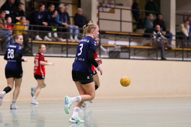 Handball I Damen I Saison 2025-2026 I Verbandsliga Süd I HSG Kalkberg 06 - MTV Dänischenhagen I 14.12.2025.70 | Franziska Hänisch (3, HSG Kalkberg 06) - Realisiert mit Pictrs.com