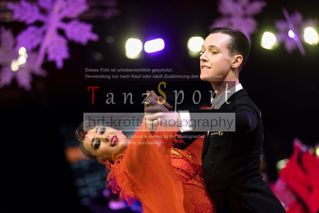 20241215_WDSF_Open_Youth_Std-Riga-8489 | Tanzsportbilder, Standardtanz, Lateintanz, WDSF, DTV, LTVB, dancecomp, goc, hessen tanzt, blaues band der spree, walzer, tango, wiener walzer, slowfox, quickstepp, samba, rumba, cha-cha-cha, paso doble. jive, hd-kroft photography, turniertanzsport