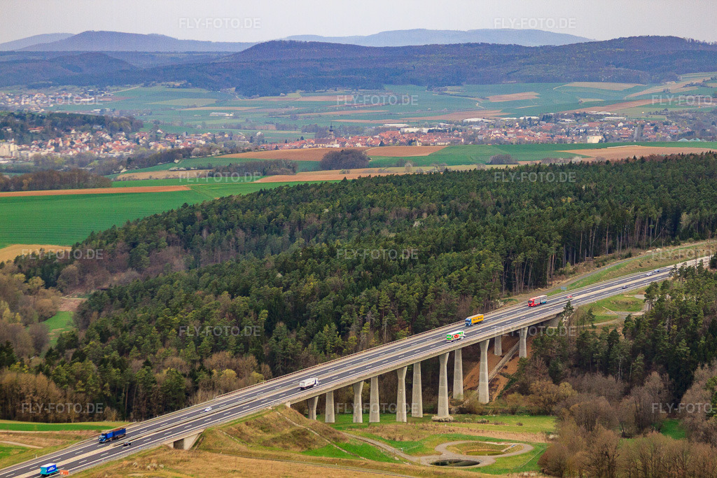 Luftbild: Talbrücke der A71 über die Bahra in Oberstreu im Bundesland Bayern in Deutschland. Foto: IMG_63992.jpg vom 04.04.2014 durch Werner Riehm/FLY-FOTO.de
