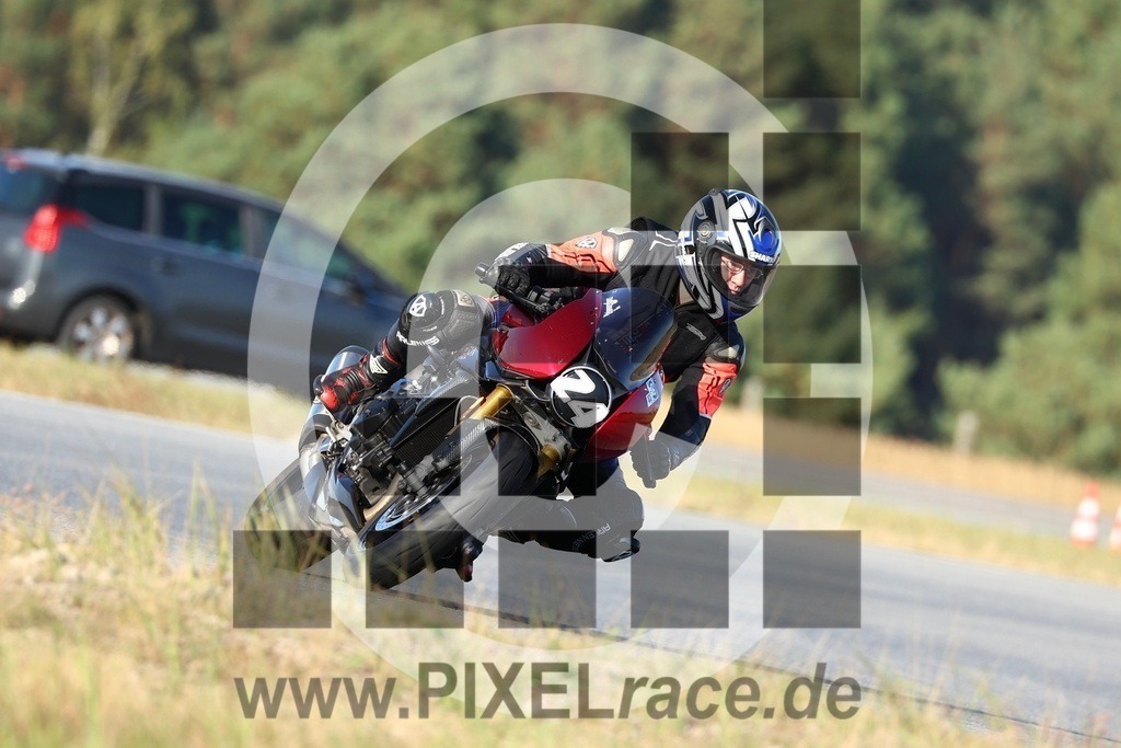 0024-20240921_12738 | Schöne Erinnerungen an spannende Momente - das festzuhalten ist unser Job. PIXELrace.de ist seit 2003 auf den Rennstrecken Europas unterwegs um die Action draußen beim Fahren und die wunderbare Stimmung imm Fahrerlager für euch einzufangen.