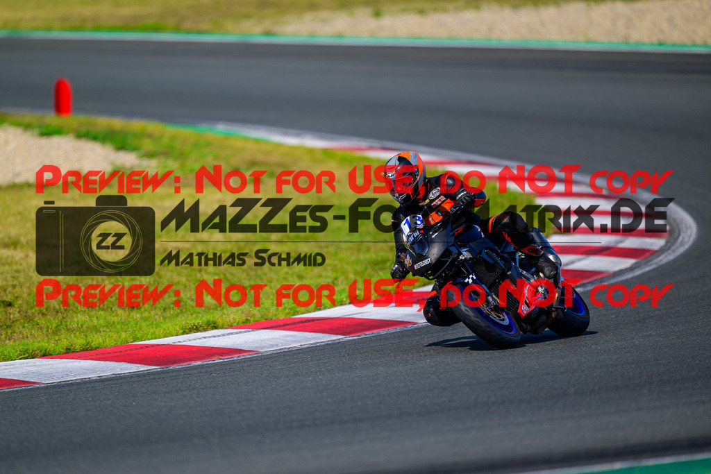 MaZZes_FotoMatrix_240725_6007705_7253 | BLAU