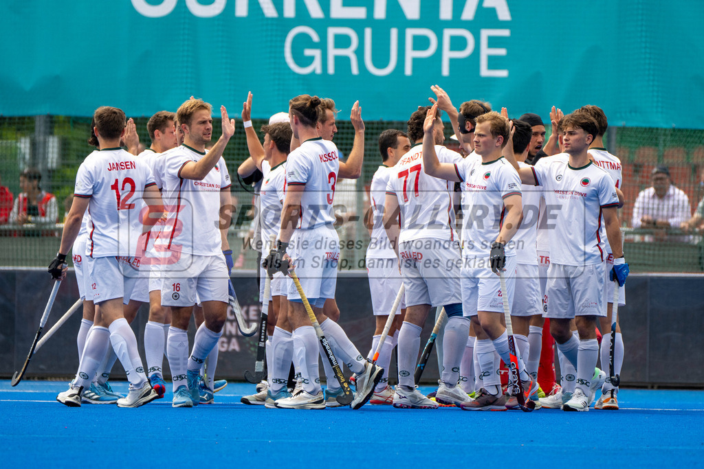 Final4_20250601-1337-HK108529 | Krefeld, Deutschland, 01.06.2025:  Feldhockey Final4 2025 – „Deutsche Feldhockey-Meisterschaften 2025“ Crefelder HTC - Rot-Weiss Köln (Finale Herren) im Gerd-Wellen-Hockeyanlage am 01.06.2025 in Krefeld, Deutschland. (Foto von Kramhöller/Fehrmann/Kaste)Krefeld, Germany, 01.06.2025: Feldhockey Final4 2025 – „Deutsche Feldhockey-Meisterschaften 2025“ Harvestehuder HTC - Düsseldorfer HC (Finale Damen) in Gerd-Wellen-Hockeyanlage at 01.06.2025 in Krefeld, Deutschland. (Foto from Kramhöller/Fehrmann/Kaste)