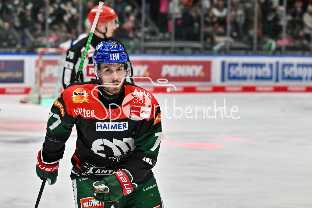 Augsburger Panther - ERC Ingolstadt | Jubel der Panther nach dem Treffer zum 2-4 druch Luca TOSTO (Augsburger Panther #77) / Freude / Happy / Tor / Torschuetze / DEL: Augsburger Panther - ERC Ingolstadt, Curt Frenzel Stadion am 26.01.2025