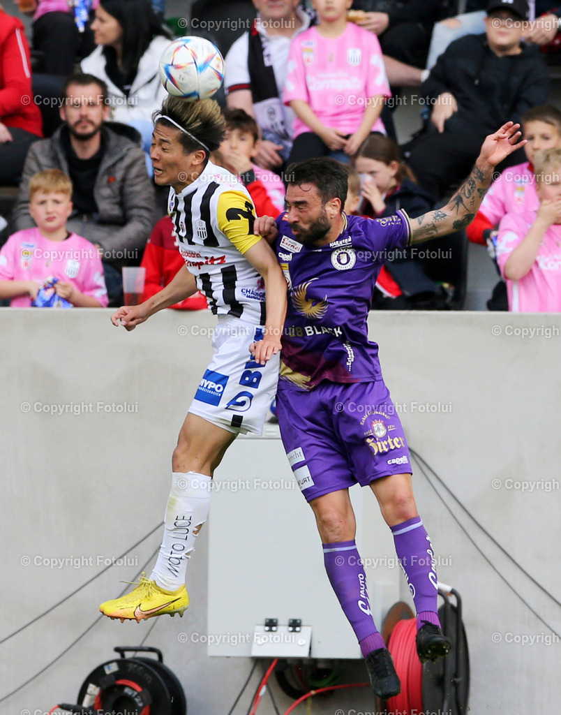 A_LUI_300423_11 | SPORT, FUSSBALL,ADMIRAL BUNDESLIGA LASK-AUSTRIA KLAGENFURT 30.04.2023 IM BILD: KEITO NAKAMURA (LASK) UND KOSMAS GKEZOS  FOTO:FOTOLUI/MW