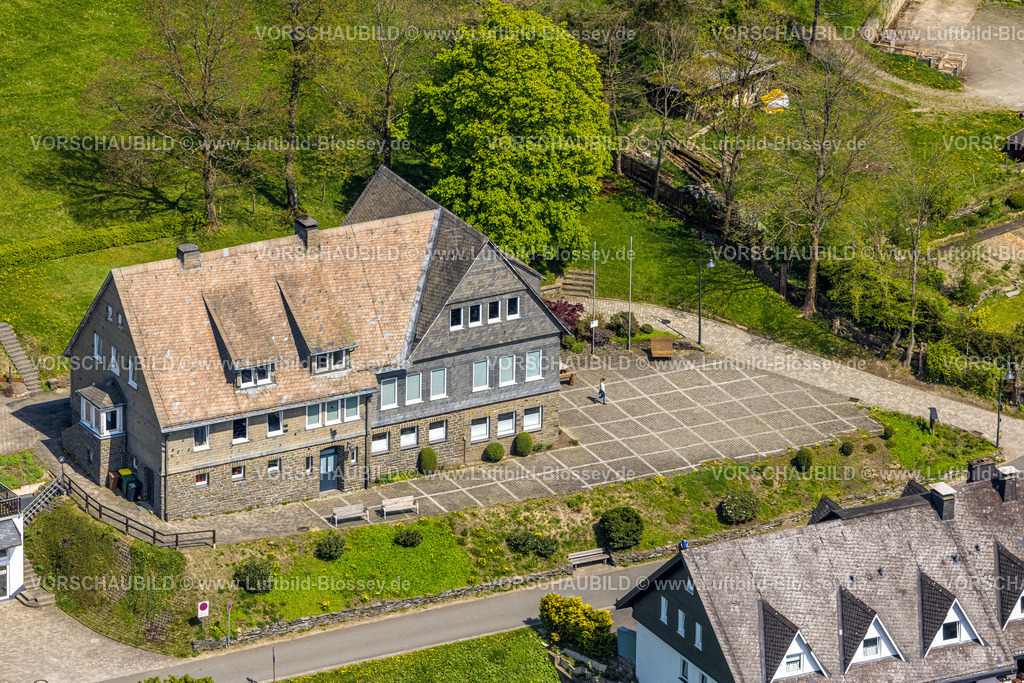 Schmallenberg240505696 | Luftbild, Alte Dorfschule, Sonnenpfad 2, Nordenau, Schmallenberg, Sauerland, Nordrhein-Westfalen, Deutschland