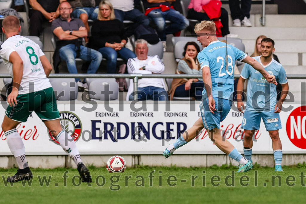 2023-07-28_056_FC_Schwaig_gegen_TSV_1860_Rosenheim | Oberding, Deutschland, 28.07.2023:
Fußball, Landesliga Südost 2023 / 2024, 3. Spieltag, FC Schwaig gegen TSV 1860 Rosenheim, Endergebnis: 1:1

Nils Wölken (FC Schwaig, #8), Florian Grundner (TSV 1860 Rosenheim, #28)

Foto: Christian Riedel / fotografie-riedel.net