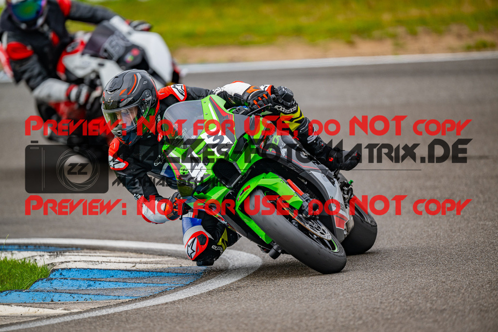 MaZZes_FotoMatrix_240702_6007705_6760 | ROT