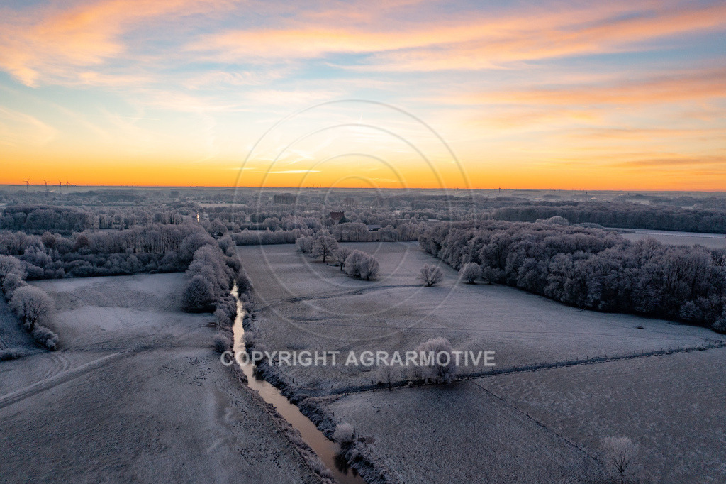 20221218-DJI_0013 | Luftbilder einer Winterlandschaft zum Sonnenaufgang - Realisiert mit Pictrs.com