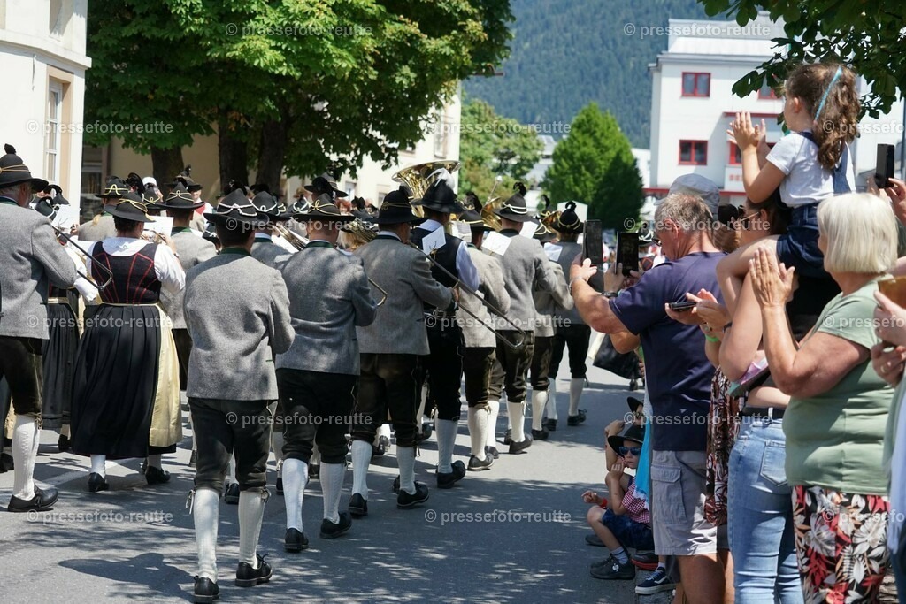 27f-BICHLBACH-Bundesmusikfest-2023-Juni16-Reutte-DSC06725 | Info aus dem Bezirk Reutte/Ausserfern Tirol sowie eine umfangreiche Bilddatenbank über die gesamte Region: Lechtal, Talkessel Reutte, Tannheimertal, Zwischentoren. Lech, Plansee, Zugspitze, Grenztunnel, B179, Fernpassstraße, Verkehr, Lawinen, Tradition, - Realisiert mit Pictrs.com