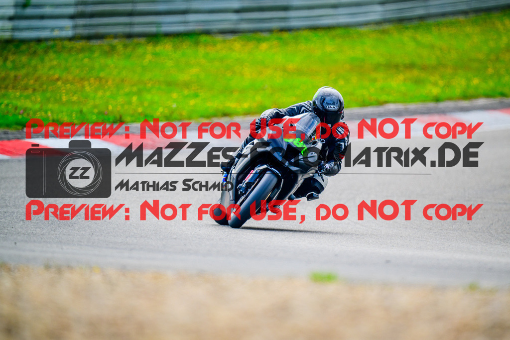 MaZZes_FotoMatrix_240910_6007705_7395 | WEISS