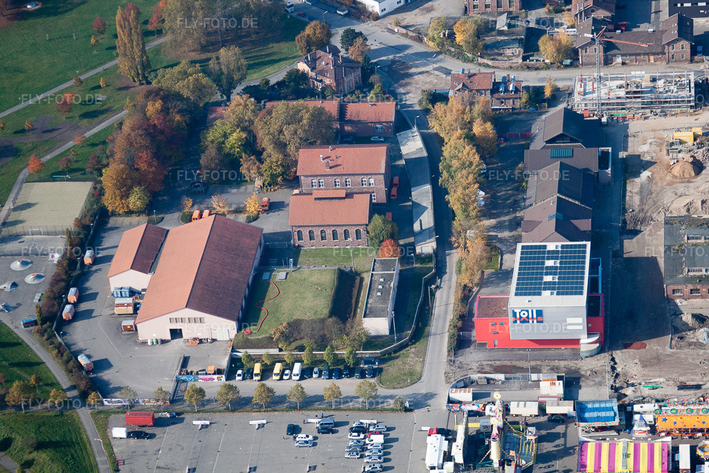 Luftbild: Tollhaus am alten Schlachthof im Ortsteil Oststadt in Karlsruhe im Bundesland Baden-Württemberg in Deutschland. Foto: IMG_35077.jpg vom 31.10.2010 durch Werner Riehm/FLY-FOTO.de