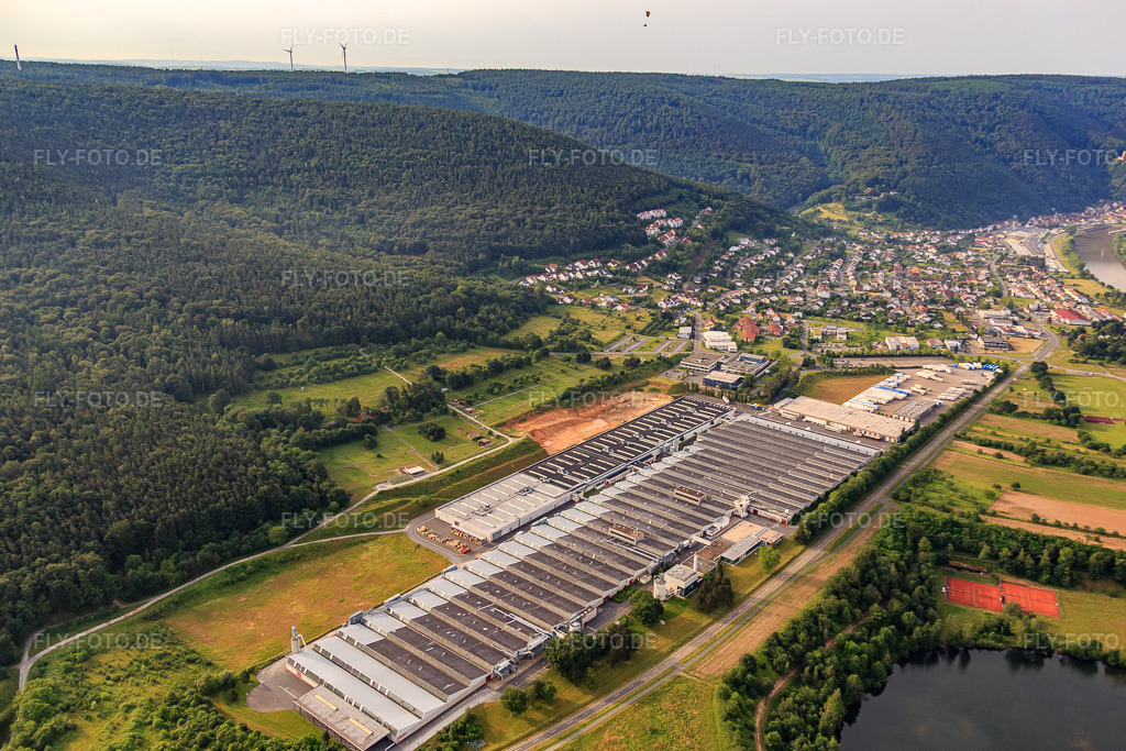 Luftbild: Rauch Möbelwerke GmbH in Freudenberg im Bundesland Baden-Württemberg in Deutschland. Foto: IMG_089649.jpg vom 11.06.2016 durch Werner Riehm/FLY-FOTO.derauch Gruppe