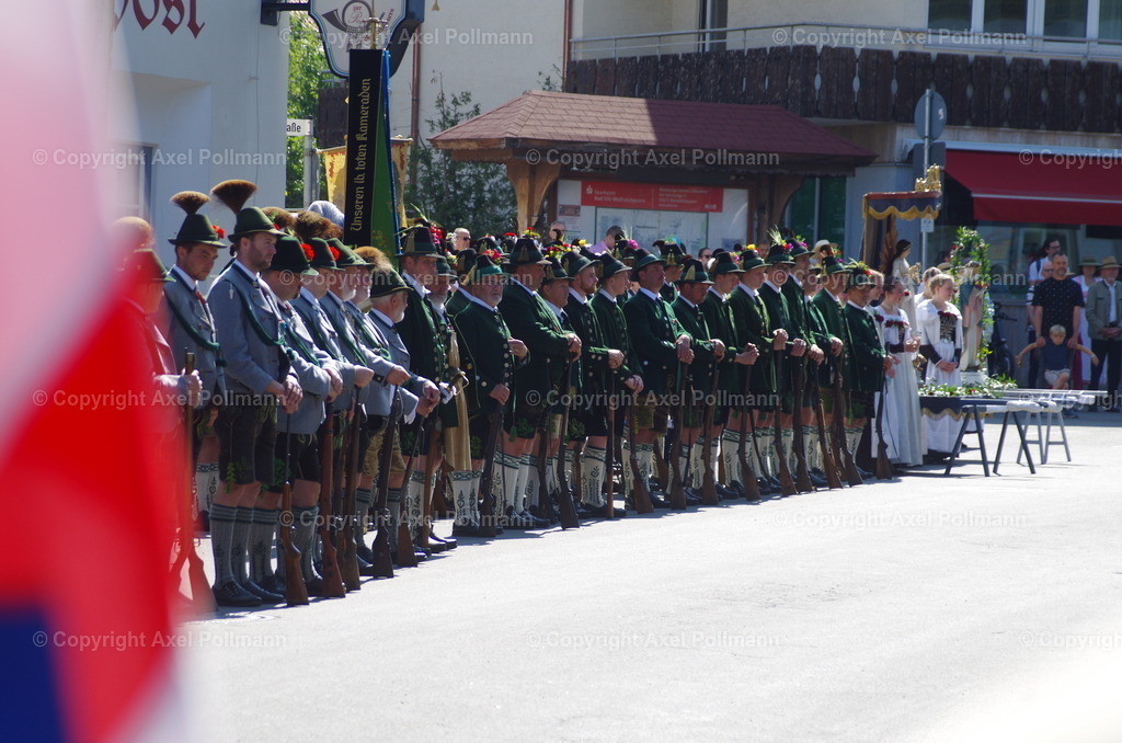 IMGP3915 | fotografiert von Axel PollmannLeonhardi Wallfahrt Benediktbeuern und Murnau, Fronleichnam, Fasching, Landschaft im Loisachtal und Benediktbeuern  - Realisiert mit Pictrs.com
