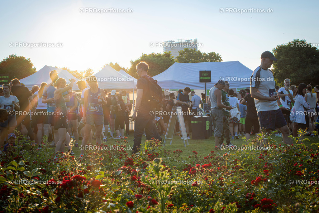Sparda-Bank Nachtlauf Bonn; Bonn, 18.06.2025 | Impressionen vom Sparda-Bank Nachtlauf Bonn am 18.06.2025 in Bonn (Nordrhein-Westfalen). 