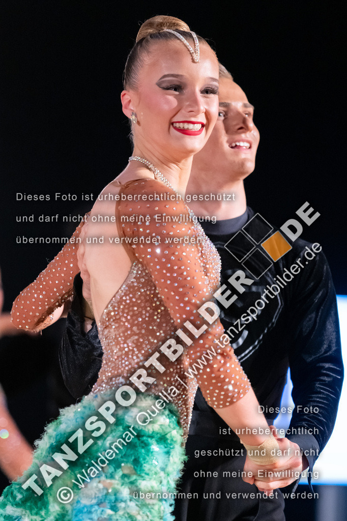 20250504-10105 | Hier finden Sie Tanz Bilder vom Latein und Standard Formationen tanzen. Sportbilder vom Tanzsport. Schöne Fotos und von Weltmeisterschaft, Europameisterschaft, Bundesliga, Regionalliga, Oberliga und Landesliga sowie von GOC Stuttgart, DanceComp, WM Bremen