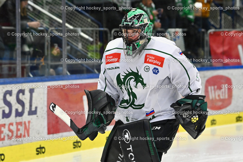 EC IDM WÄRMEPUMPEN VSV vs. OLIMPIJA LJUBLJANA | #61 Horak Lukas Olimpija Ljubljana, EC IDM WÄRMEPUMPEN VSV vs. OLIMPIJA LJUBLJANA, EC IDM WÄRMEPUMPEN VSV vs. OLIMPIJA LJUBLJANA am 06.12.2024 in Villach (Stadthalle Villach), Austria, (Photo by Bernd Stefan)