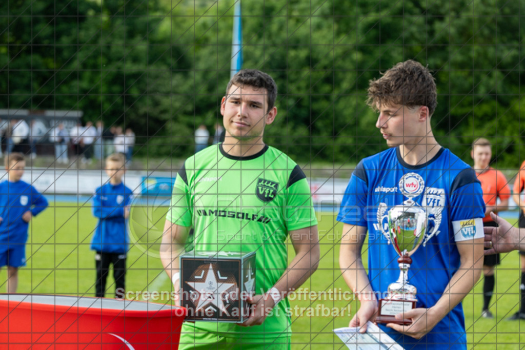 20250529_183613_0264 | #,  VfL Kirchheim (blau) vs. 1.FC Eislingen (weiß), Fußball, Bezirkspokal Finale - Bezirk Neckar/Fils, 2024/2025, Rasenplatz VfL Stadion Kirchheim, Jesinger Straße 105, 73230 Kirchheim, 29.05.2025 - 16:30 Uhr,Foto: PhotoPeet-Sportfotografie/Peter Harich