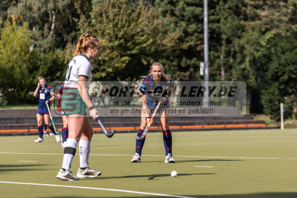 MJ_30.09.2023_F_UHTC-DHC-25 | Laetitia Graf (Düsseldorfer HC #55), Uhlenhorst Mülheim - Düsseldorfer HC am 30.9.2023 im Waldstadion, Mülheim a. d. Ruhr