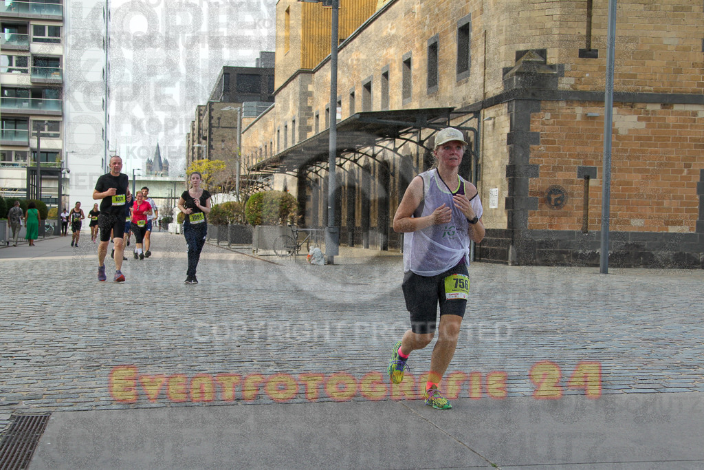 250920_1504_EV4_8037 | Sportfotografie im Rhein-Sieg Kreis, Köln, Bonn, NRW, Rheinland Pfalz, Hessen, etc. Unser Tätigkeitsfeld umfasst den Laufsport vom Volkslauf über den Marathon, Duathlon, Triathon bis zum Ultralauf wie Kölnpfad Ultra oder Schindertrail.