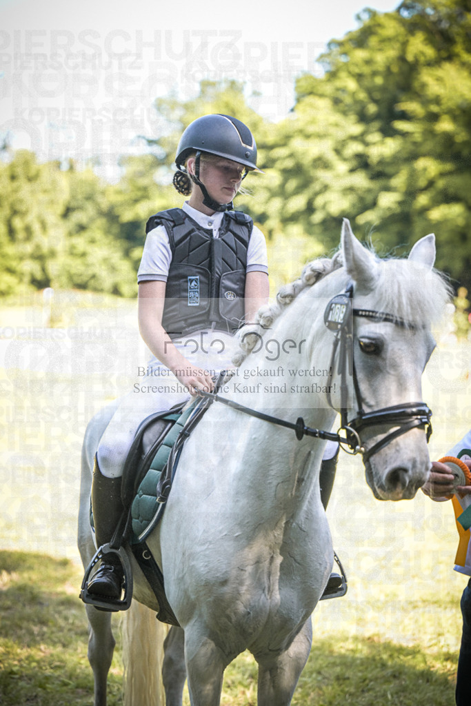 DOS_0683 | Entdecke hochwertige Reitturnierfotos von Foto Oger. Professionell, emotional und authentisch – jetzt Lieblingsmomente im Shop bestellen.Deutschlandweite Turnierfotografie. - Realisiert mit Pictrs.com