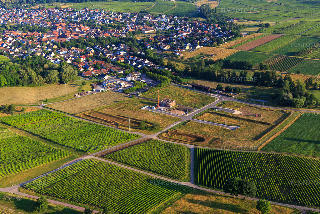 Luftbild: Gewerbegebiet Am Lokschuppen in Erschliesung in Klingenmünster im Bundesland Rheinland-Pfalz in Deutschland. Foto: IMG_148554.jpg vom 18.06.2025 durch Werner Riehm/FLY-FOTO.de