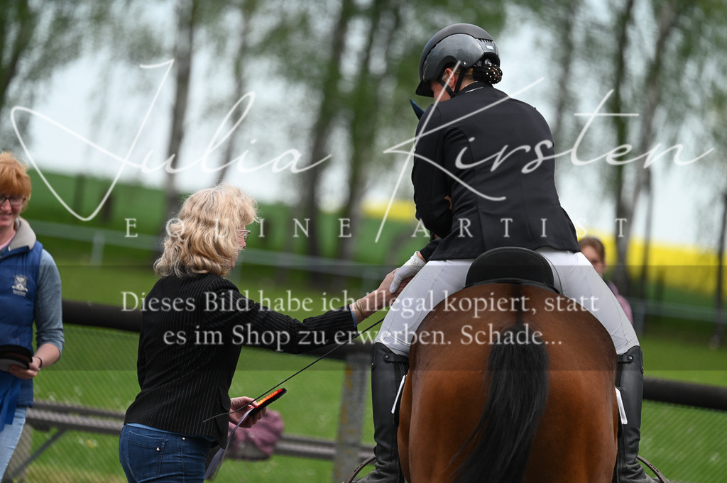 20230512_JK-Röhrsdorf-01-142 | Pferde- und Turnierfotografie in Westsachsen. Pferdeportraits, Auftragszeichnungen und intuitive Kunst.