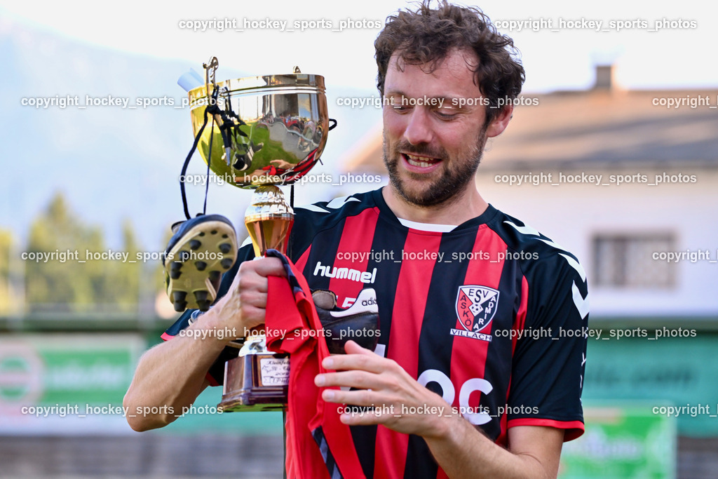 ESV Admira vs. SC Arriach | #15 Christoph Stattmann ESV Admira, Karriere Ende, Ehrung, ESV Admira vs. SC Arriach,  ESV Admira vs. SC Arriach am 24.08.2024 in Villach (Sportzentrum Admira), Austria, (Photo by Bernd Stefan)