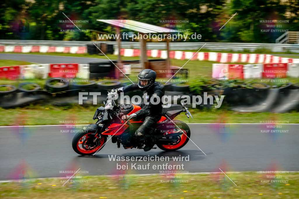 VBK-4831 | Hier findet Ihr Bilder von Touristenfahrten auf der Nürburgring Nordschleife oder von anderen Veranstaltungen die ich besucht habe. Viel Spass beim Durch Schauen 