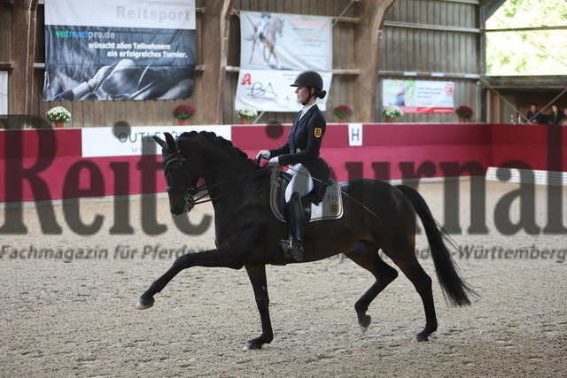Reutlingen_2025_Prfg.Nr.02_Intermediaire II_Fiona Serafina Lukas_Aragorn T (16) | Alle Fotos der Reiterjournal Fotografin Doris Matthaes im Reiterjournal Online-Fotoshop. - Realisiert mit Pictrs.com
