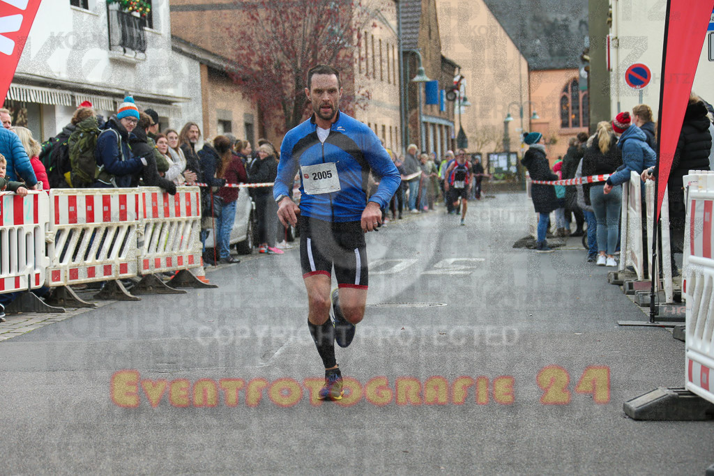 221127_1209_EX1_2010 | Sportfotografie im Rhein-Sieg Kreis, Köln, Bonn, NRW, Rheinland Pfalz, Hessen, etc. Unser Tätigkeitsfeld umfasst den Laufsport vom Volkslauf über den Marathon, Duathlon, Triathon bis zum Ultralauf wie Kölnpfad Ultra oder Schindertrail.