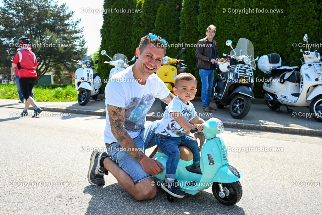 Rollende Engel_ Vespa_ 07.05.2023-3 | 07.05.2023, Neuhofen, Kremsmuenster, AUT, Rollende Engel Vespatreffen, im Bild Lino 16 Monate Enzenkirchen
Marco Breu (34)
Rollenden Engel 