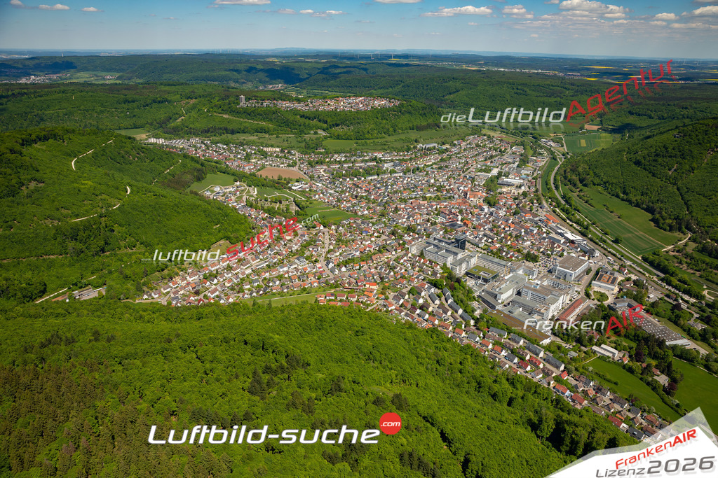 Luftaufnahme der Stadt Oberkochen - Die Luftaufnahme wurde 2025 vom UL-Flugzeug heraus erstellt ( keine Drohne ) - Hochauflösende Luftaufnahme - für professionelle Ausdrucke geeignet. Die Geschenkidee !Mit Lizenz und Bildrechte bestellbar