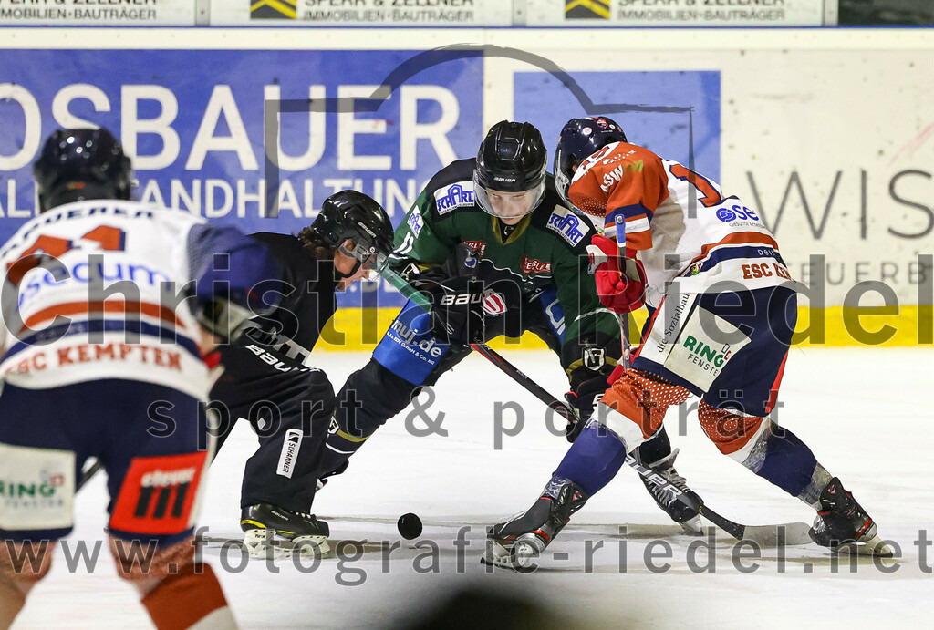 2023-03-03_140_TSV_Erding_gegen_ESC_Kempten | Erding, Deutschland, 03.03.2023:
Eishockey, Bayernliga Playoffs 2022 / 2023, Viertelfinale, TSV Erding gegen ESC Kempten, Endergebnis: 9:3

Sebastian Busch (Erding Gladiators, #11)

Foto: Christian Riedel / fotografie-riedel.net