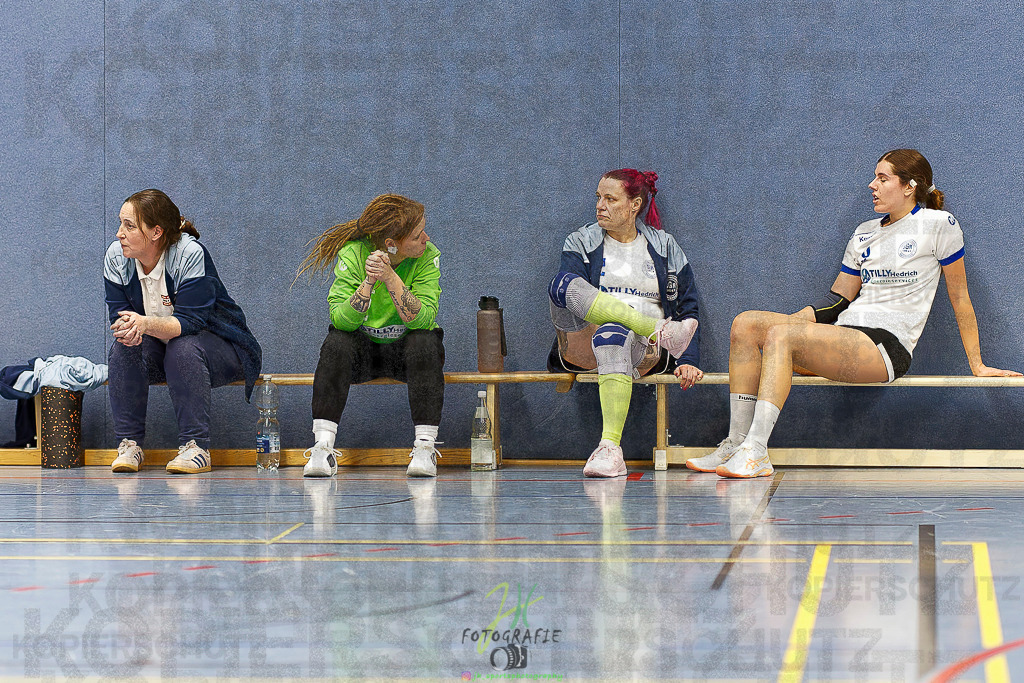 Frauen 2. Bezirksklasse; SG Rechtenbach - HSG Linden II | Frauen 2. Bezirksklasse; SG Rechtenbach - HSG Linden II am 16.11.2025 in Rechtenbach (Sporthalle Rechtenbach)Photo © 2025 - Jörg Heinrich - Realisiert mit Pictrs.com