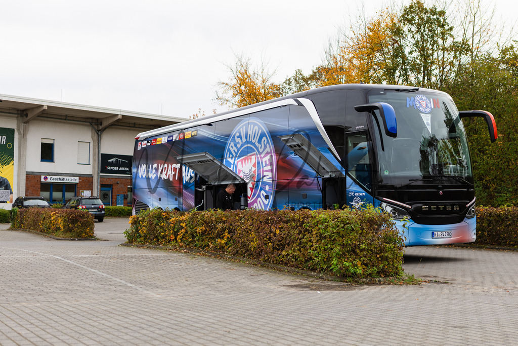 2. Bundesliga, Saison 2025/26, 11. Spieltag: SC Preußen Münster - Holstein Kiel | Münster, 31.10.2025: 2. Bundesliga, 11. Spieltag, Holstein Kiel schwitzt im Sportpark Gievenbeck in Münster an. Foto: sportfotografie.ms | Markus Paletta - Realisiert mit Pictrs.com