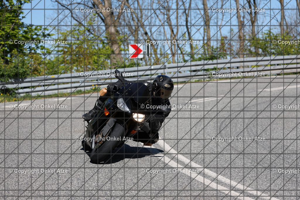 IMG_8915 | Fotograf am Kyffhäuser. Onkel Atze. Kyffhäuser Rennstrecke. Café36. Motorsportfotografie. - Realisiert mit Pictrs.com
