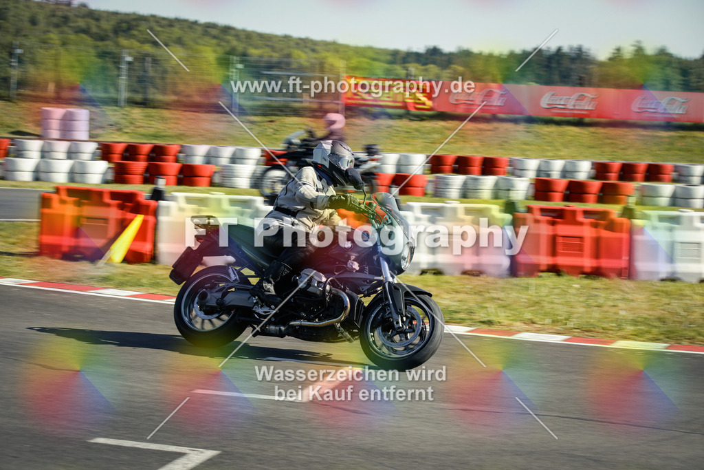 OBK_Mai_Martina_Markus-10236 | Hier findet Ihr Bilder von Touristenfahrten auf der Nürburgring Nordschleife oder von anderen Veranstaltungen die ich besucht habe. Viel Spass beim Durch Schauen 