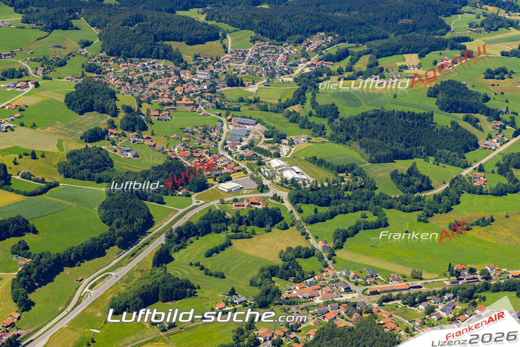 Aktuelles Luftbild von Hochgart Gotteszell - Die Luftaufnahme wurde 2022 mittels UL-Flugzeug erstellt ( keine Drohne ) - hochauflösende Kamera-Systeme von  Canon -Beste Qualität - Für grossformatige Ausdrucke geeignet. Die Geschenkidee !