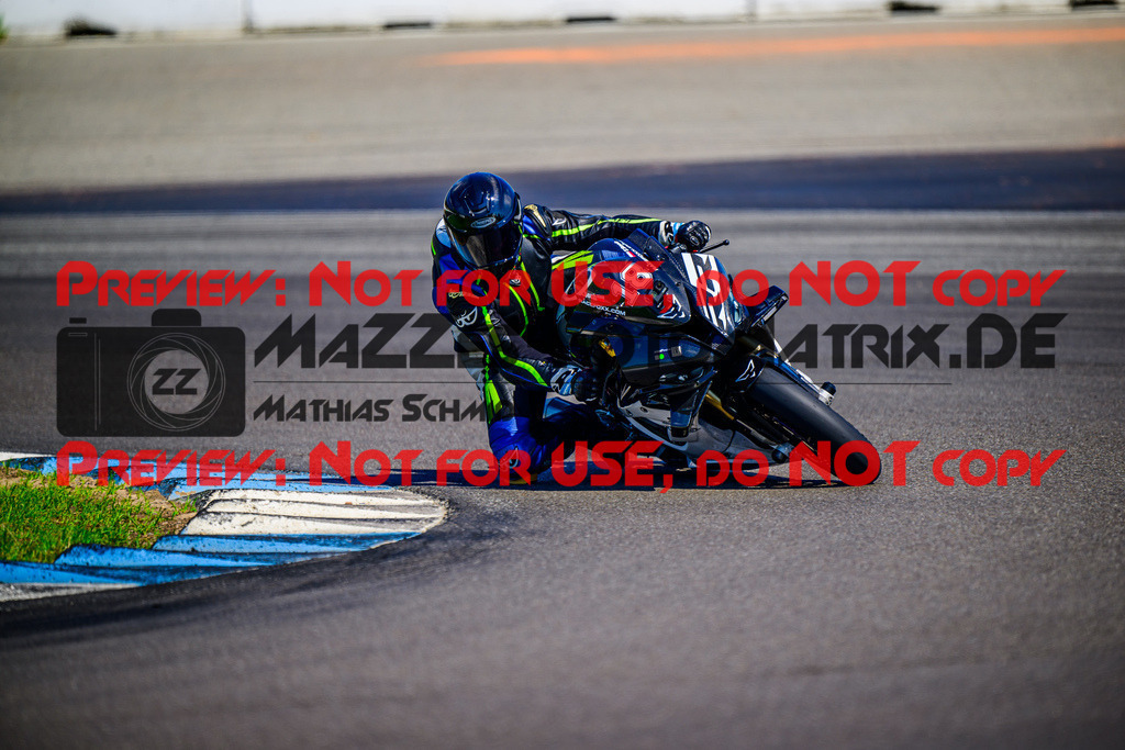 MaZZes_FotoMatrix_240520_6021986_7910 | WEISS