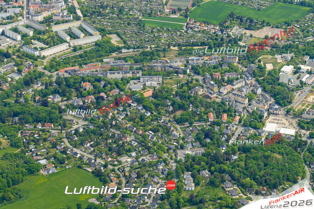 Das Luftbild der Stadt Plauen wurde 2022 vom Flugzeug heraus erstellt (keine Drohnen-Aufnahmen) Aufnahmehöhe ca.450 Meter- hohe Bildauflösung und Druck-Qualität. Garantiert!