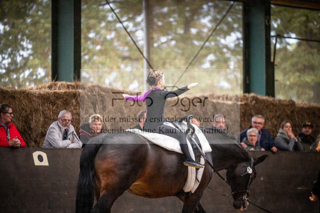 DOS_0027 | Entdecke hochwertige Reitturnierfotos von Foto Oger. Professionell, emotional und authentisch – jetzt Lieblingsmomente im Shop bestellen.Deutschlandweite Turnierfotografie. - Realisiert mit Pictrs.com