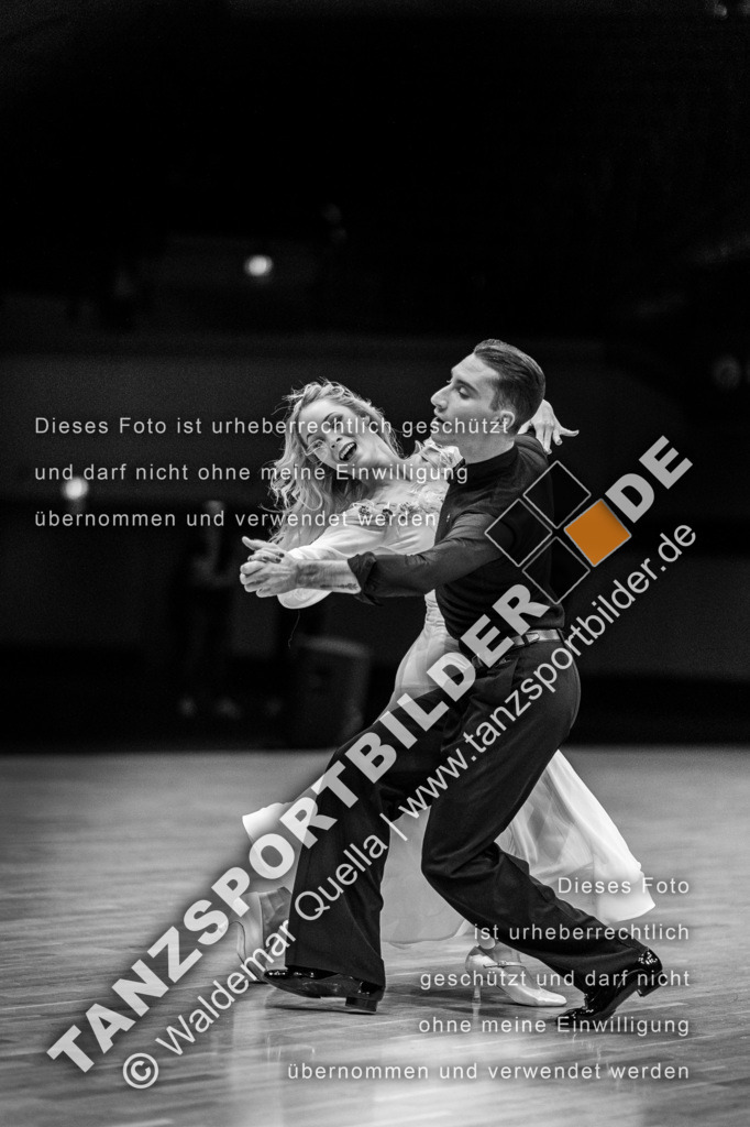 20221112-00048 | Hier finden Sie Tanz Bilder vom Latein und Standard Formationen tanzen. Sportbilder vom Tanzsport. Schöne Fotos und von Weltmeisterschaft, Europameisterschaft, Bundesliga, Regionalliga, Oberliga und Landesliga sowie von GOC Stuttgart, DanceComp, WM Bremen