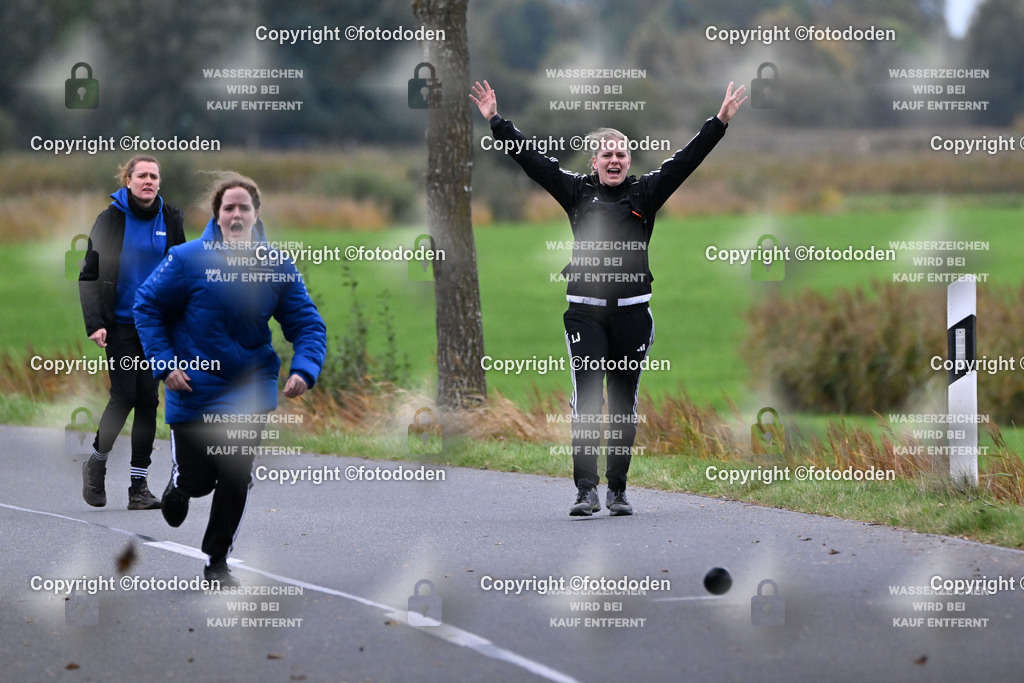 DSC_0029 | Hannah Janßen / Blomberg (mitte) mit  Nina Juilfs (links) hinten Carina König