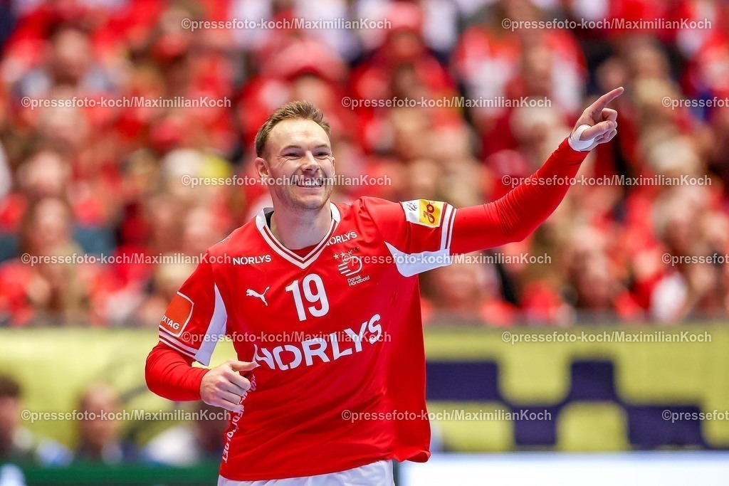 EHF16012602111 | 16.01.2026, Handball, Men's EHF EURO 2026, Dänemark - Nordmazedonien, Jyske Bank Boxen in Herning, Dänemark, Preliminary Round:  Mathias Gidsel (Denmark #19) jubelnd