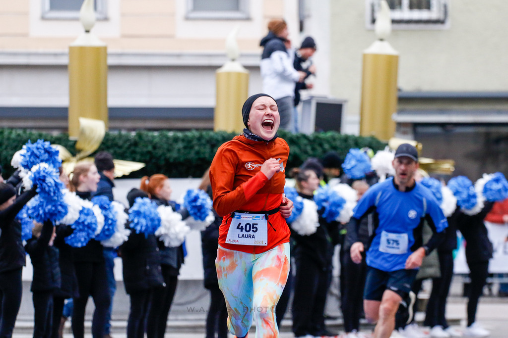 AW_20231231awmac8644 | WELS, 31.12.2023, Sparkasse Silvesterlauf Wels 2023 , Image shows: Photo: WAPICS / Andreas Willdoner