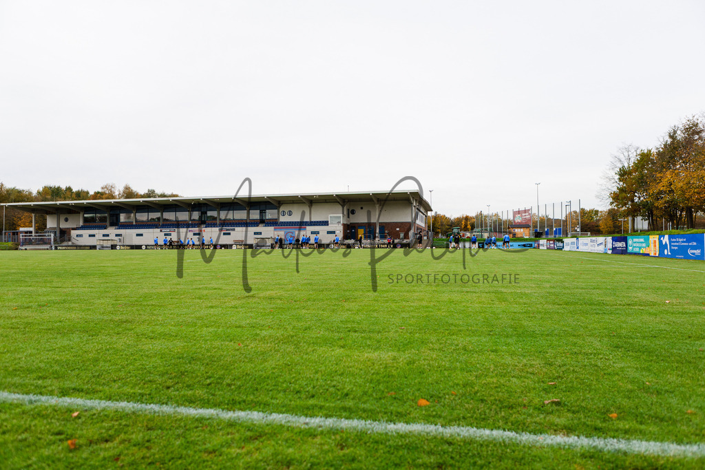 2. Bundesliga, Saison 2025/26, 11. Spieltag: SC Preußen Münster - Holstein Kiel | Münster, 31.10.2025: 2. Bundesliga, 11. Spieltag, Holstein Kiel schwitzt im Sportpark Gievenbeck in Münster an. Foto: sportfotografie.ms | Markus Paletta - Realisiert mit Pictrs.com
