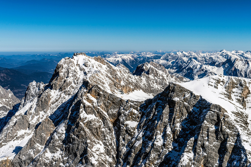 Felsen- Massiv und Berglandschaft des Zugspitzmassiv mit den Gipfeln der Zugspitze | Felsen- Massiv und Berglandschaft des Zugspitzmassiv mit den Gipfeln der Zugspitze