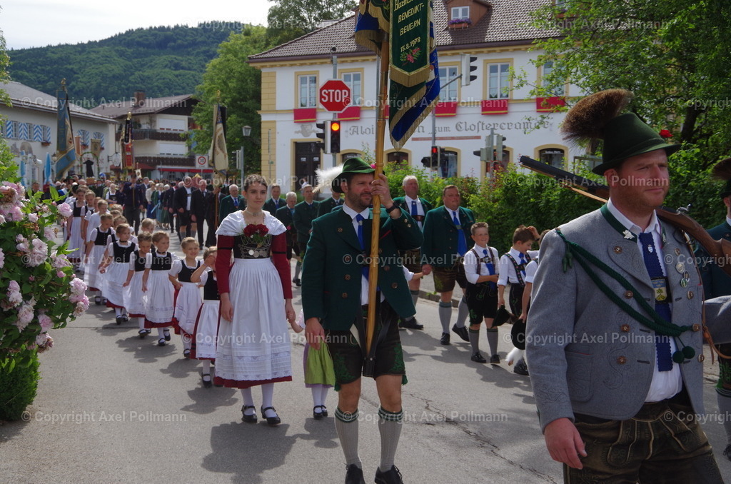 IMGP5368 | fotografiert von Axel PollmannLeonhardi Wallfahrt Benediktbeuern und Murnau, Fronleichnam, Fasching, Landschaft im Loisachtal und Benediktbeuern  - Realisiert mit Pictrs.com