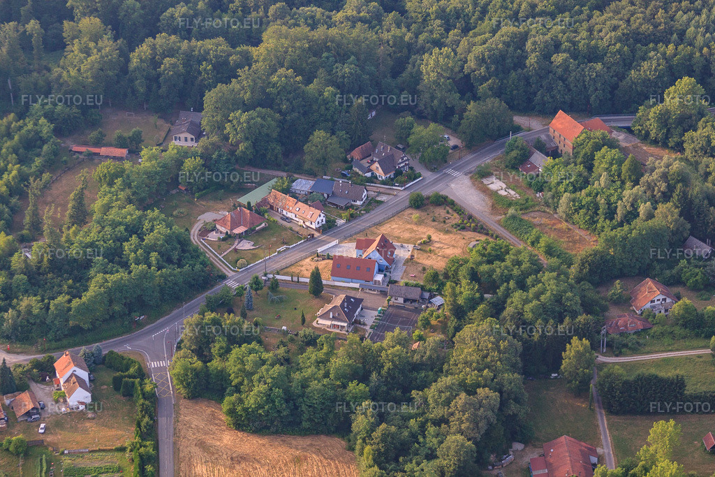 Vue aérienne: District de Koenigsbruck à Leutenheim dans le département Bas Rhin, France.Photo: IMG_30579.jpg prise le 09/07/2010 par Werner Riehm/FLY-FOTO.euRésolution de l'original: 4752 x 3168 px
